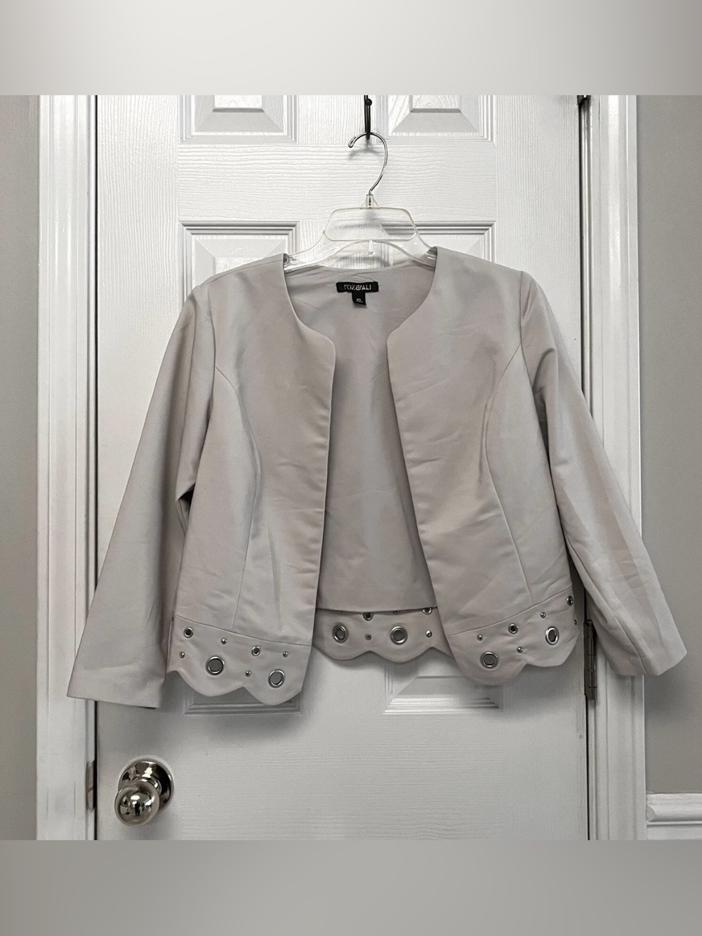 Roz & Ali Beige Taupe Scallop-Hem Grommet Jacket